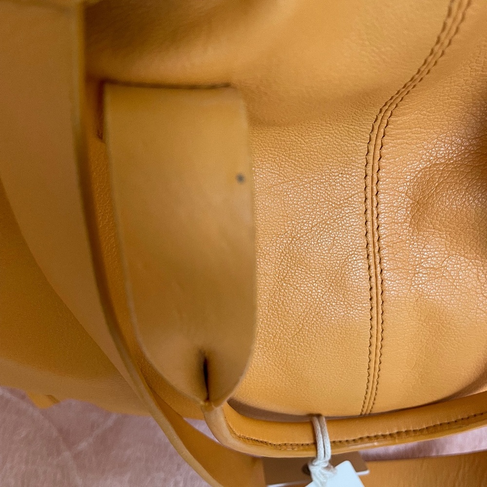 Supple Leather Diam Tote Handbag from LUCKY BRAND - Picture 8 of 9